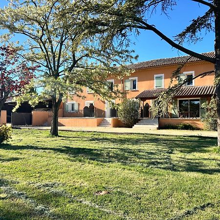 La Capucelle Bed & Breakfast Caderousse Bagian luar foto