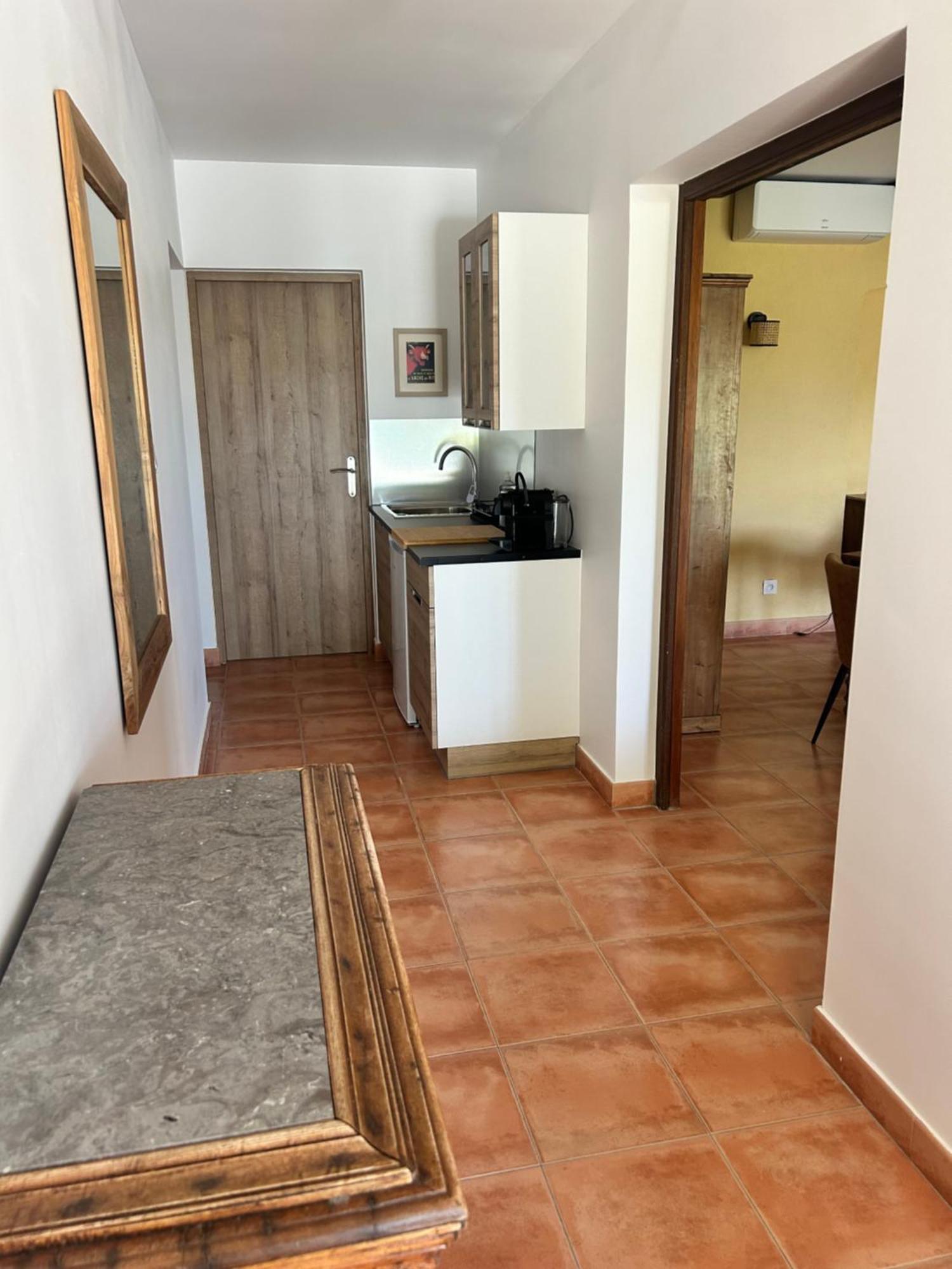 La Capucelle Bed & Breakfast Caderousse Bagian luar foto