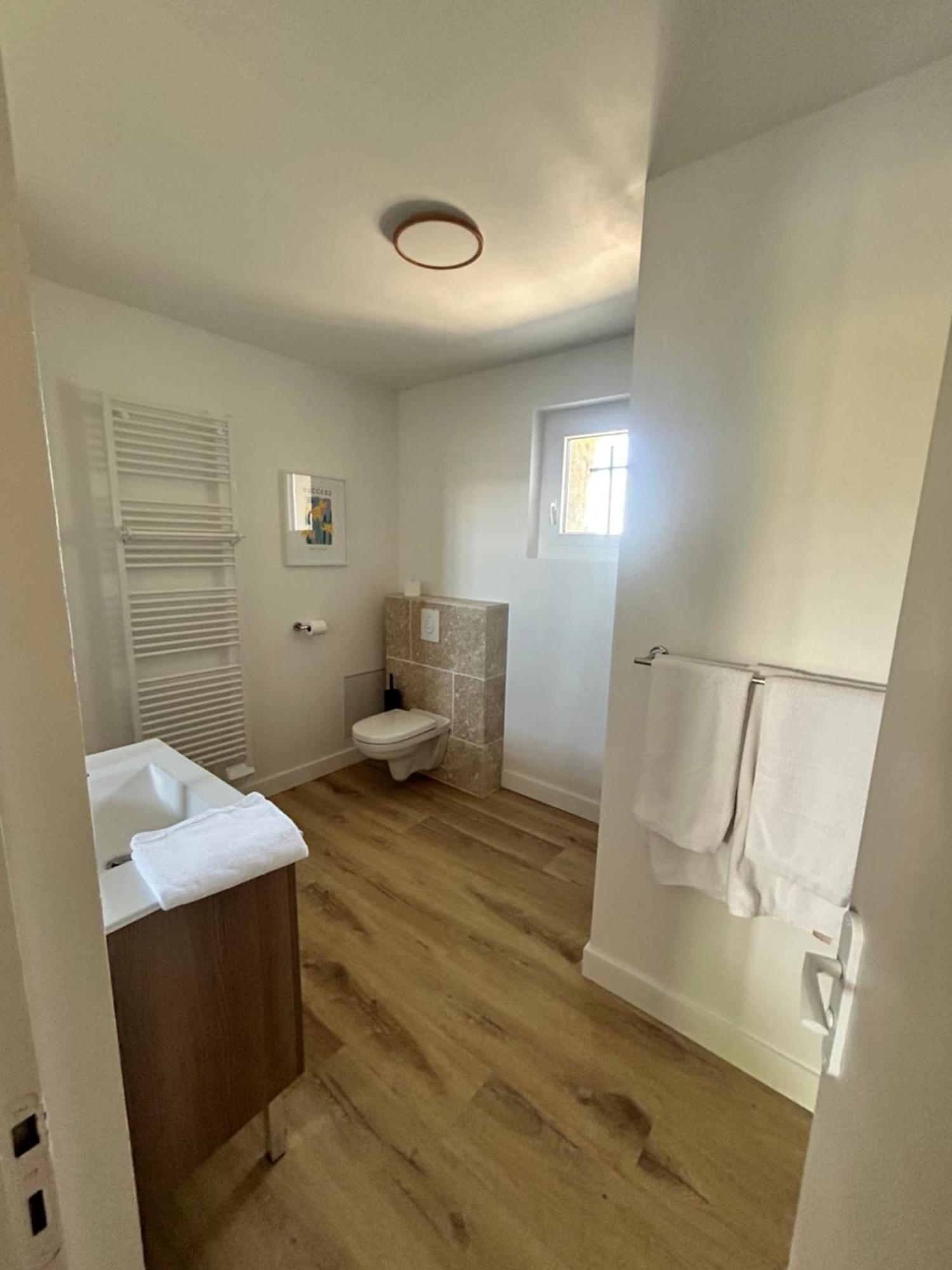 La Capucelle Bed & Breakfast Caderousse Bagian luar foto