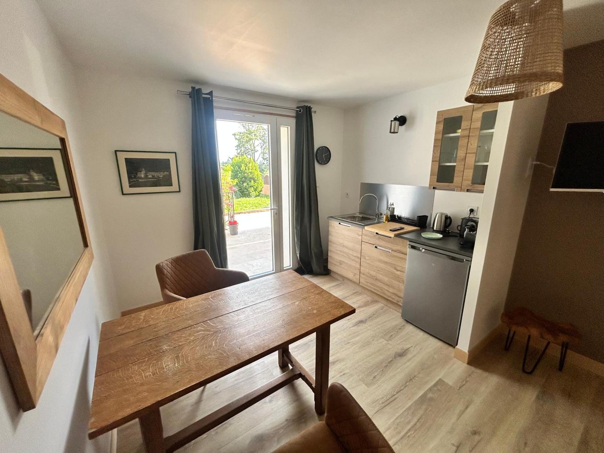 La Capucelle Bed & Breakfast Caderousse Bagian luar foto