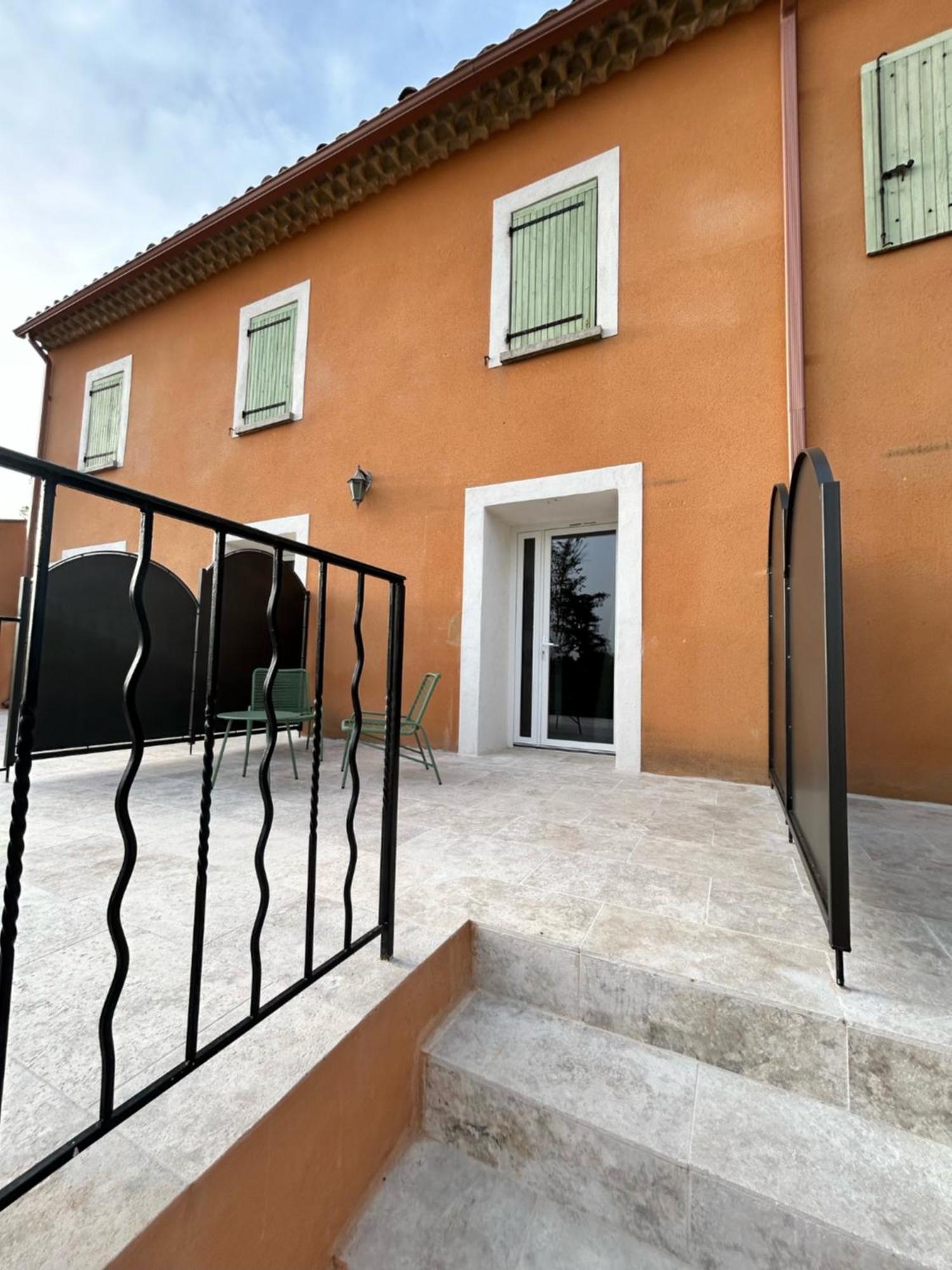 La Capucelle Bed & Breakfast Caderousse Bagian luar foto